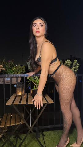 Schlanke grosse Transsexuelle aus Brasilien
