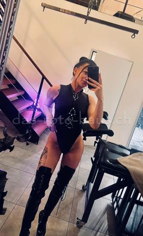 Berührbare Domina Lady mit Sex