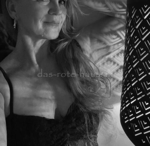Heidi Massage erotik grosse Vulva