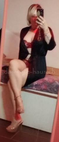 MILF schlank weiblich reif Massage lingam